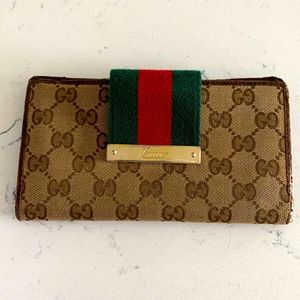 Gucci tan GG wallet red & green stripe